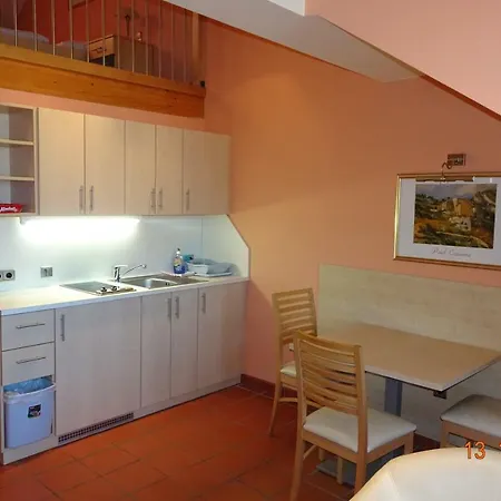 Zum Springbrunnen Guest house *